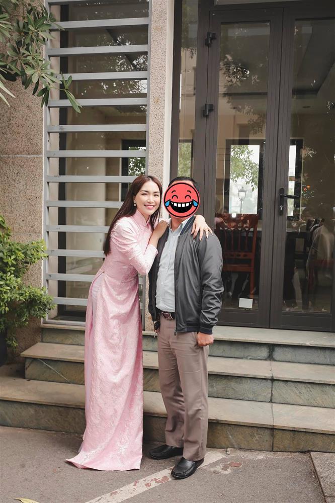 Chồng Hòa Minzy bị chê phong độ ra đi-1