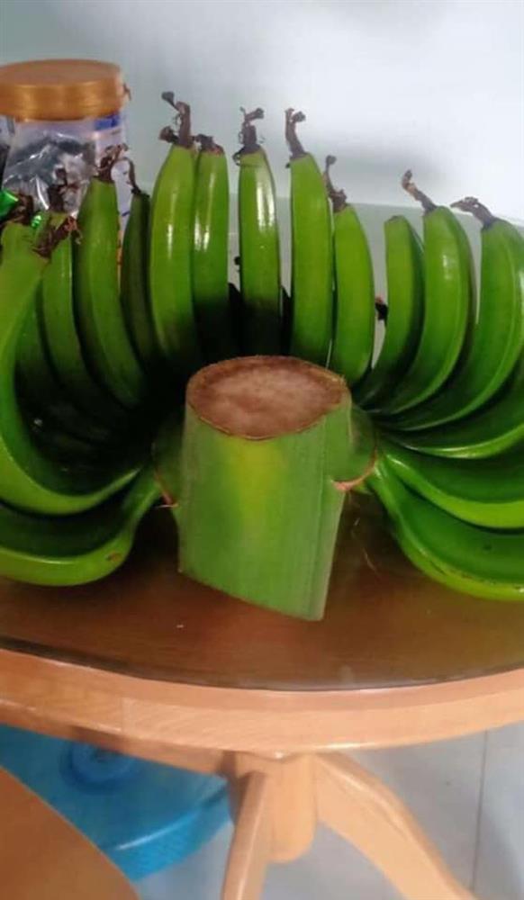 Nhờ chồng mua chuối thắp hương, vợ nhìn nải chuối mang về mà giận tím người-2