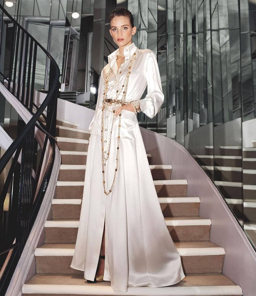 Nữ hoàng phim ngoại tình và Hà Hồ cùng diện 1 thiết kế váy: Bà mẹ 3 con thua chị đại U53 ở 1 chi tiết-4