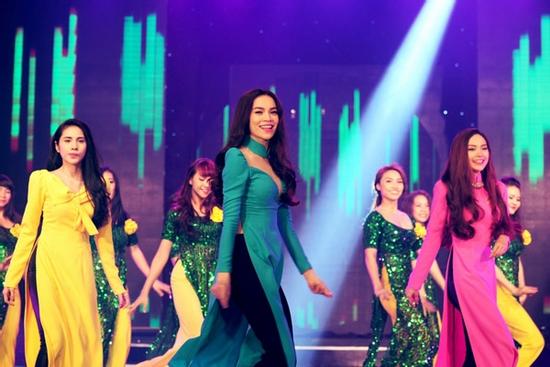 Đây là bản hit mùa Tết nhưng không bao giờ được trình diễn trên sân khấu