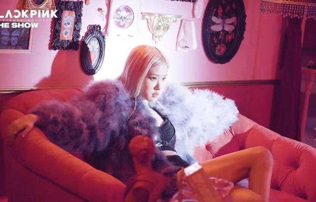 Gần 5 triệu người thức đêm chỉ để xem Rosé Blackpink... ăn bánh và uống sữa-5