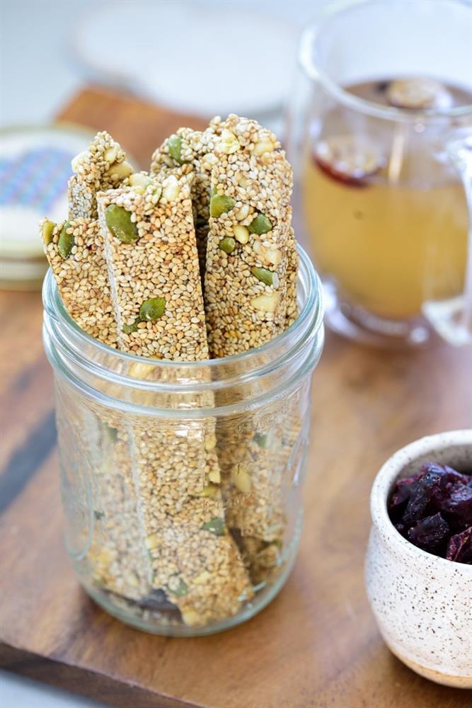 Ngán bánh kẹo Tết mua sẵn, mẹ làm bánh vừng Hàn Quốc, khách đến nhà tấm tắc khen ngon-1