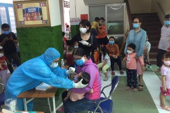 Khoảng 500 người dự tiệc cưới tại nhà hàng The Adora cùng BN2016