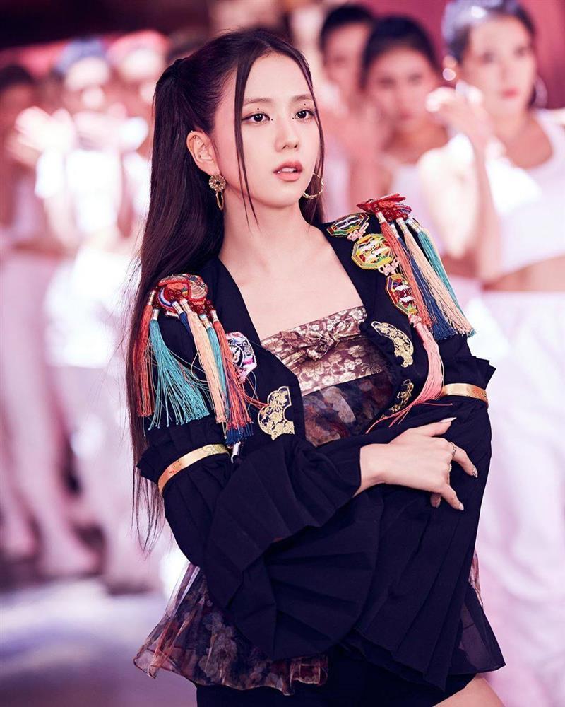JYP xin lỗi vì để Dahyun TWICE mặc đồ đạo nhái outfit dành riêng cho Jisoo BLACKPINK-4