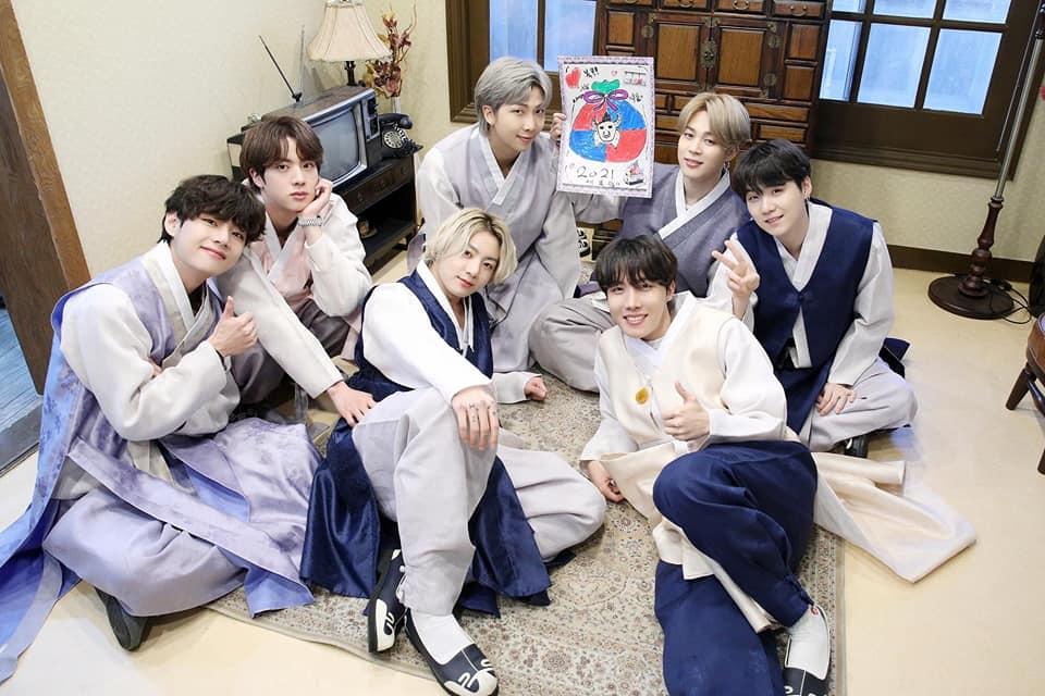 Idol Hàn diện Hanbok: BTS khoe visual xịn nổi bật giữa dàn sao-2