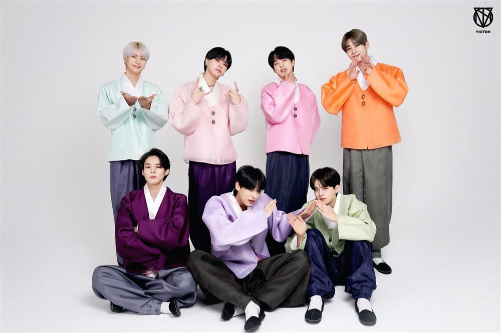 Idol Hàn diện Hanbok: BTS khoe visual xịn nổi bật giữa dàn sao-9
