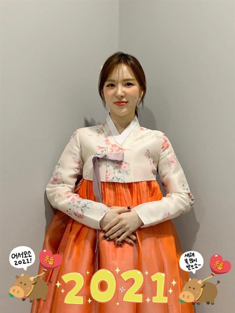 Idol Hàn diện Hanbok: BTS khoe visual xịn nổi bật giữa dàn sao-11