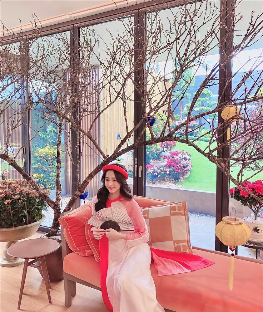 Đặng Thu Thảo chiếm trọn spotlight 30 Tết với nhan sắc như hoa mùa xuân-2