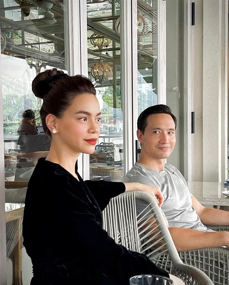 Ảnh tình bể bình từ nhà ra phố của Kim Lý - Hà Hồ sau khi có con-11