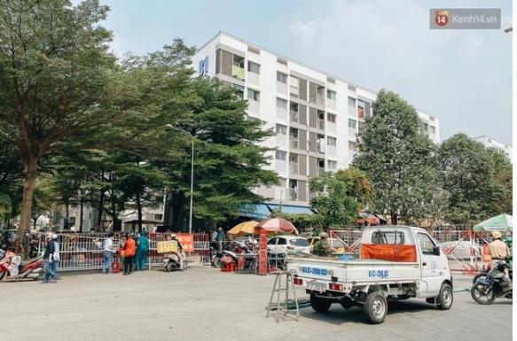 Đón Tết đặc biệt trong chung cư phong tỏa: Tình người ấm áp-1