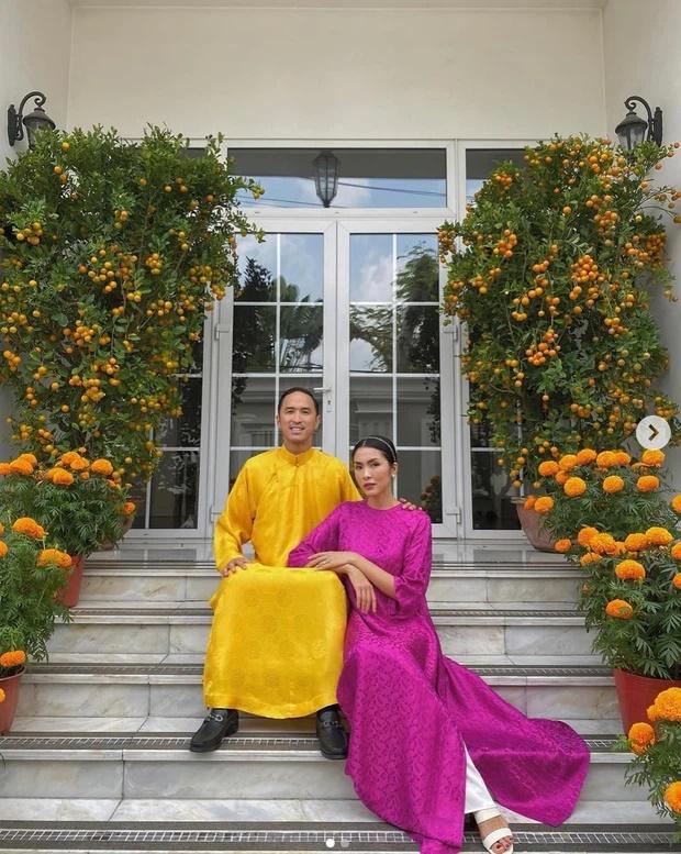 Không còn trung thành áo dài xanh, ông xã Hà Tăng đổi gió với sắc vàng rực rỡ-2