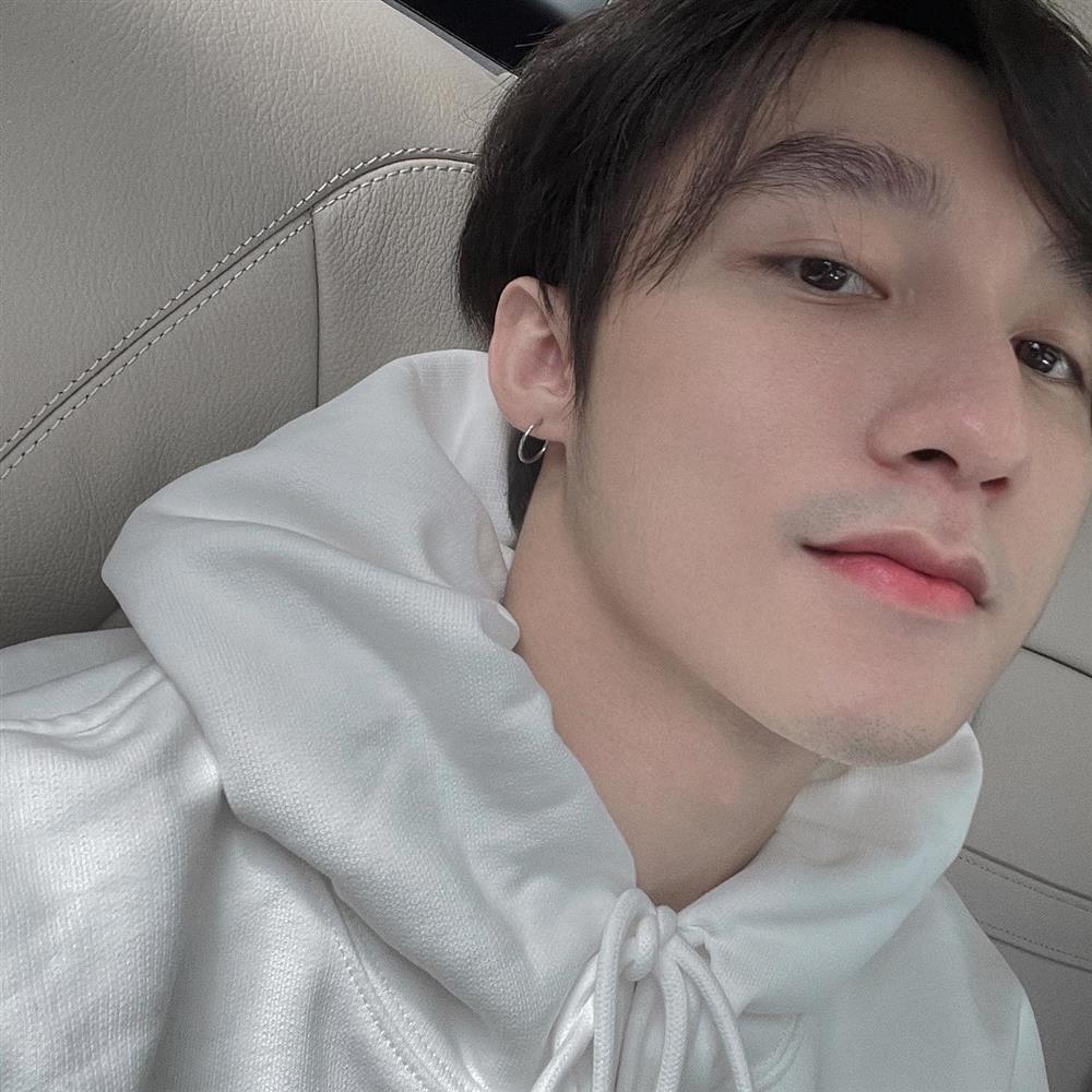 Sơn Tùng xuất hiện già chát mùng 1 Tết, bị dân mạng chọc tới chọc lui-2