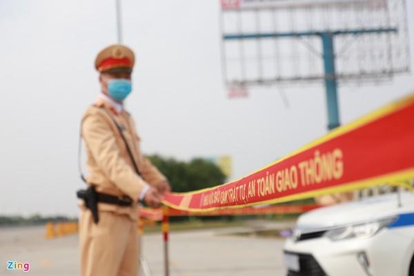 Đường phố Hà Nội tắc cứng chiều mùng 1 Tết-17