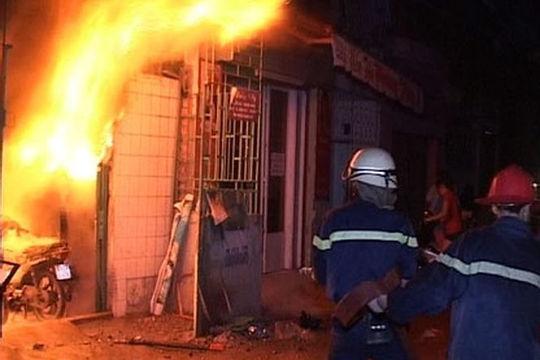 Hải Phòng: Mâu thuẫn tình cảm, thanh niên 18 tuổi châm lửa đốt nhà bạn gái rạng sáng mùng 1 Tết-1
