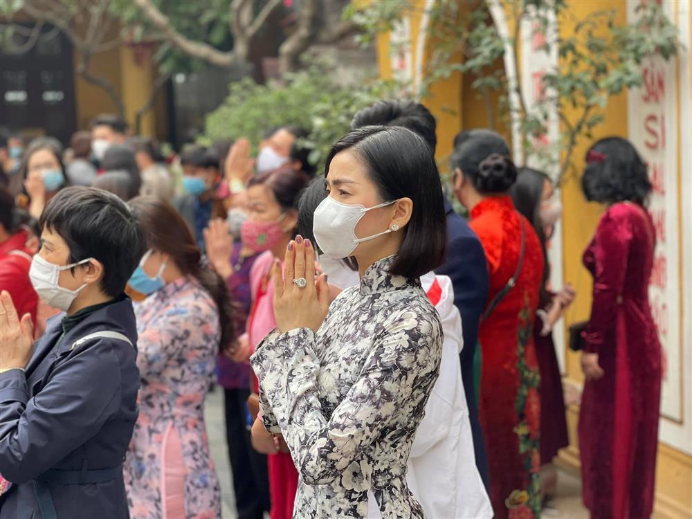 Lệ Quyên lộ vòng 2 bất thường-6