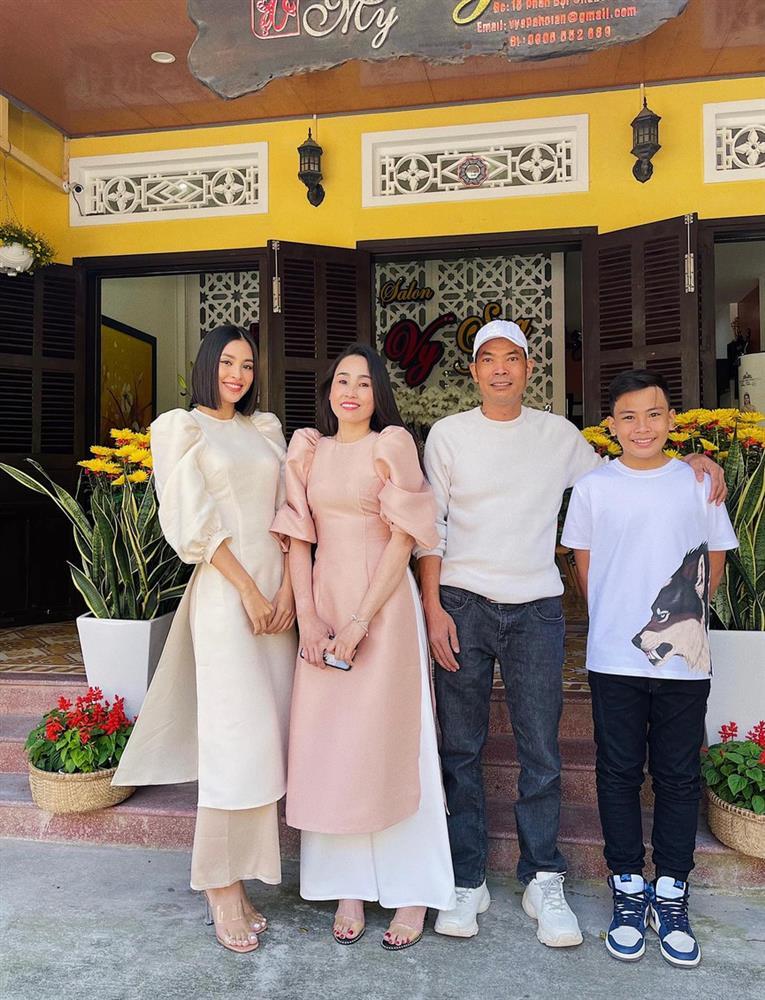 Hương Giang - Matt Liu và Lan Khuê - Tuấn John lên đồ rực rỡ nhất Tết Tân Sửu-12