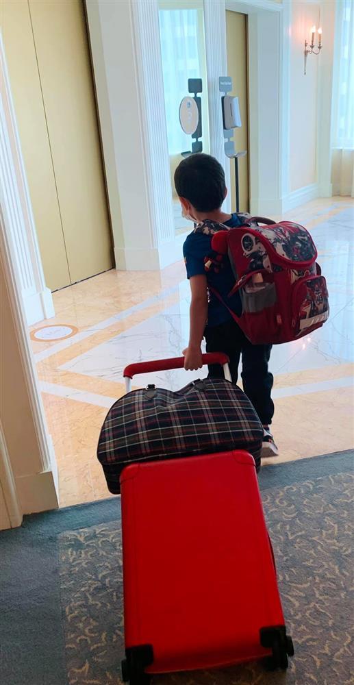 Hành động đáng nể của con trai Thu Minh khi nhận xấp tiền lì xì dày cộp-5