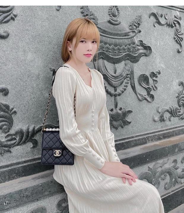 Valentine, Thiều Bảo Trâm xinh đẹp bên gia đình nhưng gương mặt vẫn buồn-1