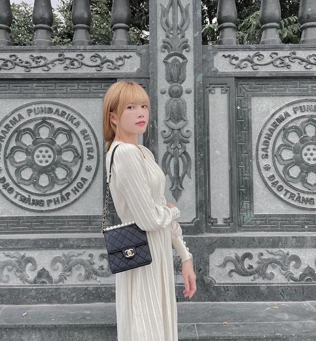 Valentine, Thiều Bảo Trâm xinh đẹp bên gia đình nhưng gương mặt vẫn buồn-3