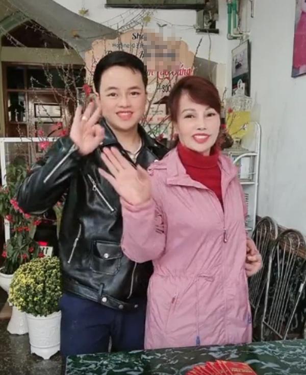 Vợ chồng cô dâu Cao Bằng lộ mặt biến dạng trong clip đăng trên Tiktok-2