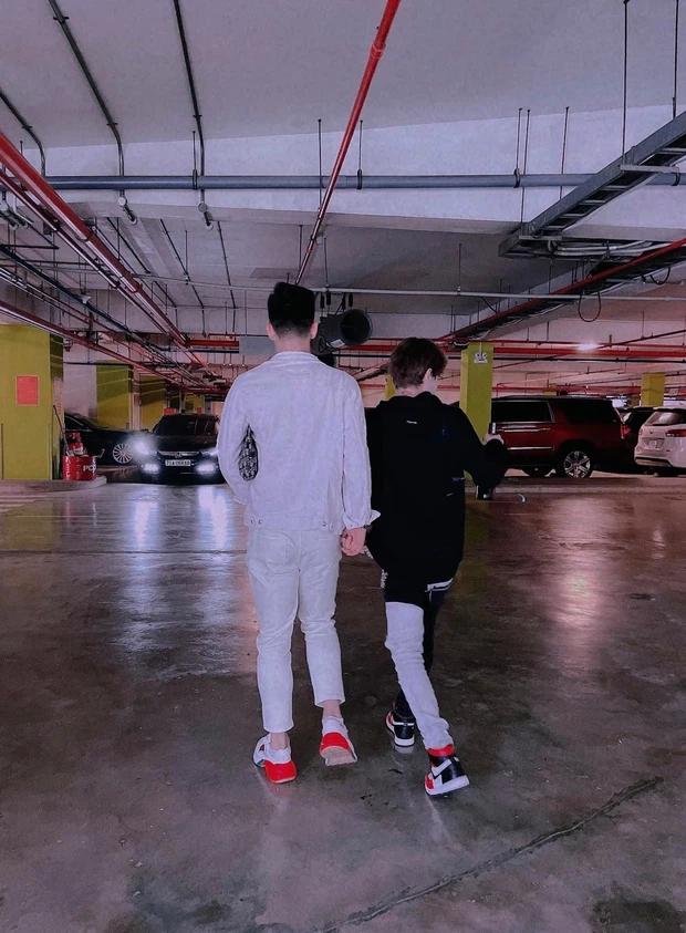 Jack đăng ảnh bên trai lạ ngày Valentine, netizen suýt rụng tim trước khoảnh khắc như đang nắm tay-2
