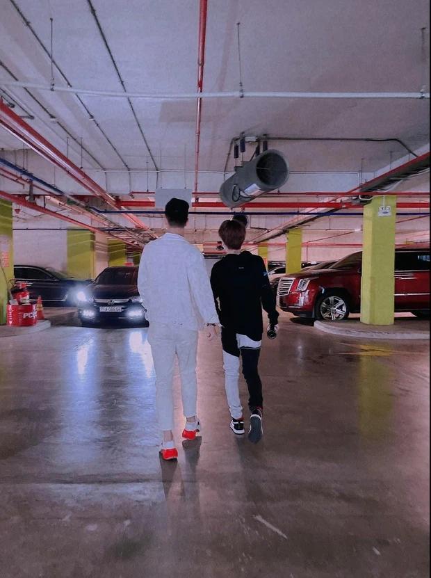 Jack đăng ảnh bên trai lạ ngày Valentine, netizen suýt rụng tim trước khoảnh khắc như đang nắm tay-3