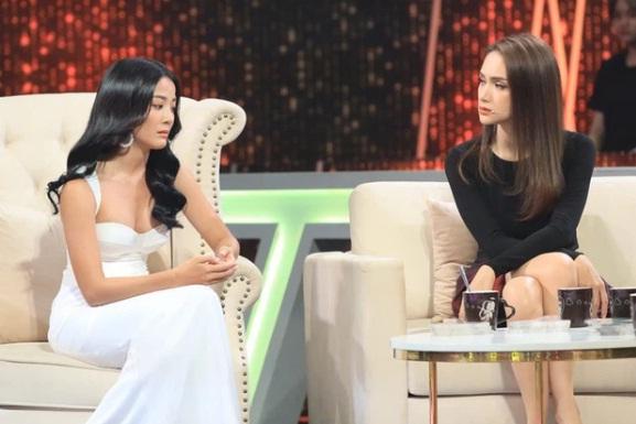 Hân Tuesday Karen Nguyễn khoe bạn trai ngày Valentine, Hương Giang dằn mặt đáng yêu-3