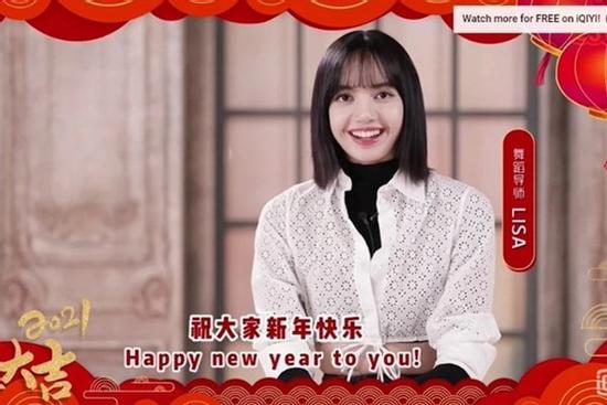 Lisa bị 'ném đá' vì chúc mừng năm mới bằng tiếng Trung