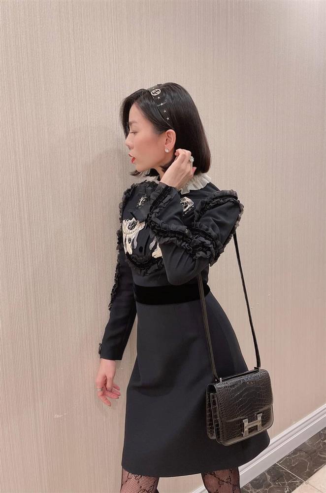 Lệ Quyên khoe eo phẳng ngầm phủ nhận tin đồn bầu bí-5