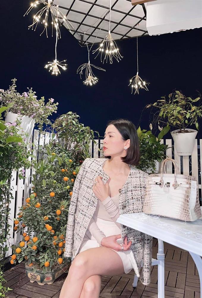 Lệ Quyên khoe eo phẳng ngầm phủ nhận tin đồn bầu bí-8