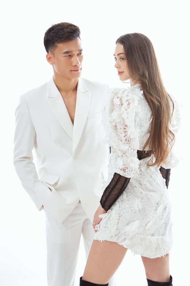 Ngày lễ tình nhân, thủ môn Bùi Tiến Dũng tung bộ ảnh chất lừ bên bạn gái người mẫu tây-1
