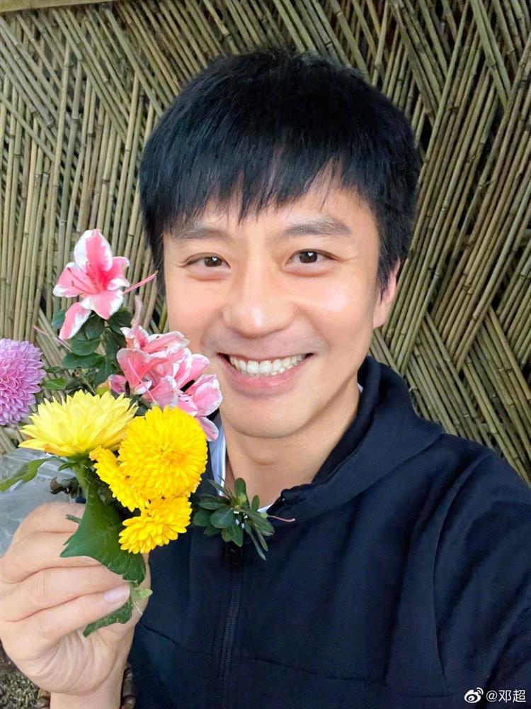 Sao Hoa ngữ đón Valentine: Ai cũng có đôi, riêng Angela Baby lẻ bóng-5