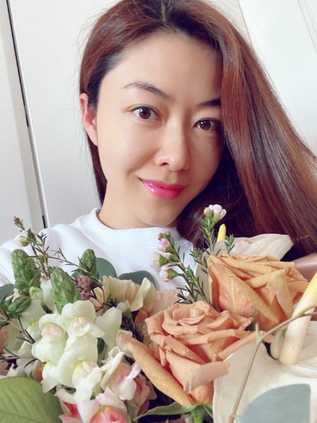 Sao Hoa ngữ đón Valentine: Ai cũng có đôi, riêng Angela Baby lẻ bóng-7