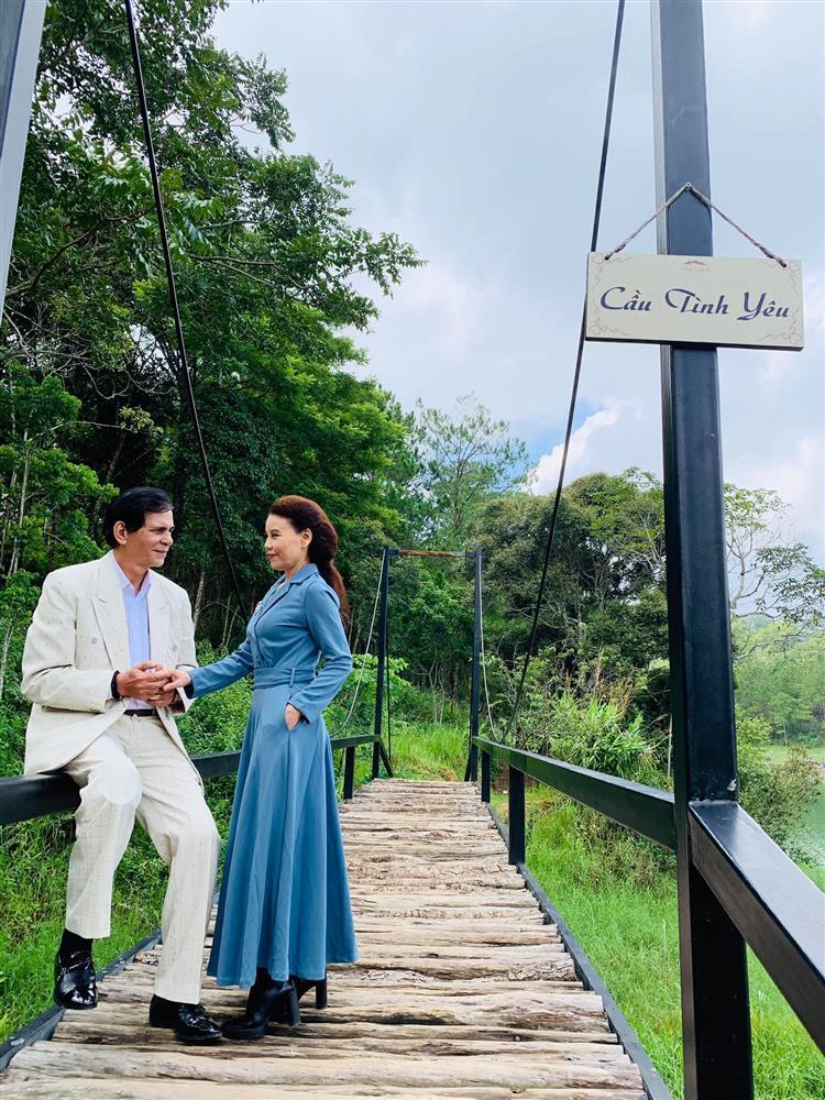 Ngoại hình bố mẹ Hồ Ngọc Hà từ quá khứ đến hiện tại-8