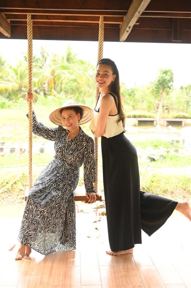 Ngoại hình bố mẹ Hồ Ngọc Hà từ quá khứ đến hiện tại-15