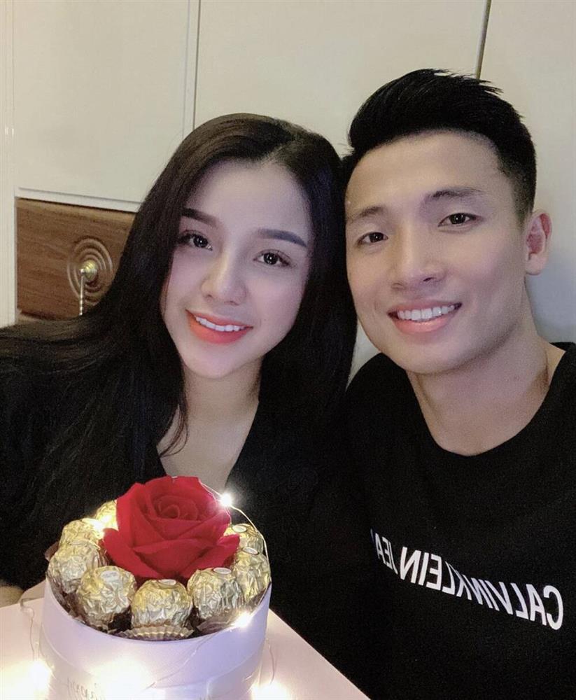 Bùi Tiến Dũng tặng vợ 200 triệu ngày Valentine cùng lời nhắn dằn mặt-2