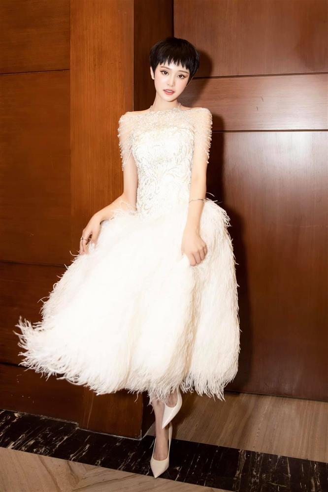 4 quý cô tuổi Sửu: 2 chị đẹp bất chấp tuổi tác, 2 em tóc ngắn đến ngỡ ngàng-23