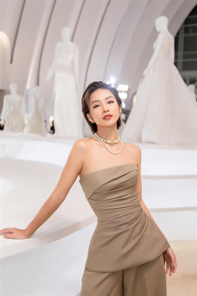 4 quý cô tuổi Sửu: 2 chị đẹp bất chấp tuổi tác, 2 em tóc ngắn đến ngỡ ngàng-16