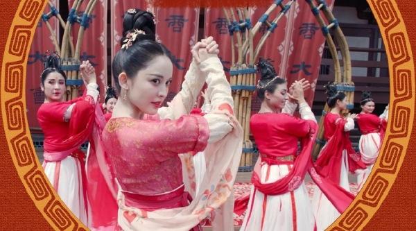 Ngay từ khi trong trailer phim "Phong Khởi Nghê Thường" cảnh múa của Cổ Lực Na Trát đã gây chú ý với khán giả.