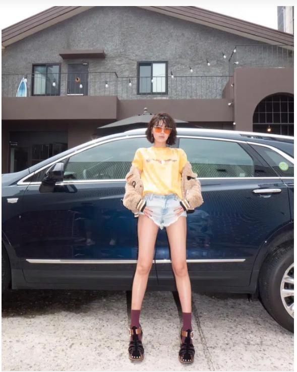 Chị đại SNSD sở hữu đôi chân dài siêu thực đến Lisa cũng phải lép vế, diện đồ ngắn là dân tình choáng váng-5