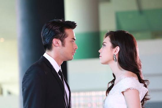 Ly hôn 3 năm, chồng cũ xin đoàn tụ nhưng câu trả lời của cô khiến anh 'nghẹn đắng'