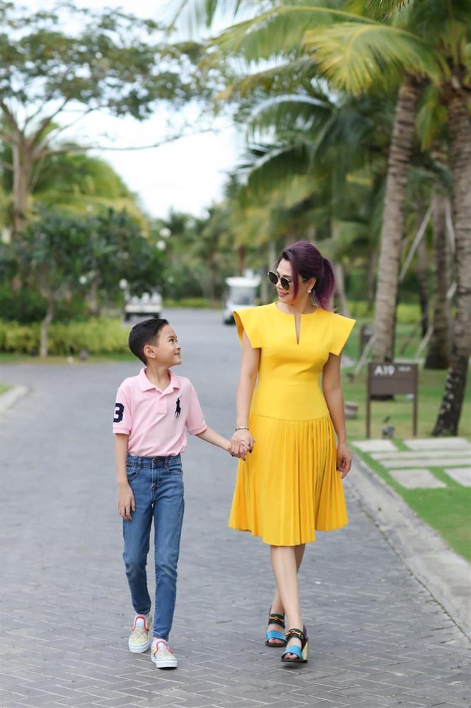 Những ngày về Việt Nam của con trai Ngô Kiến Huy-4