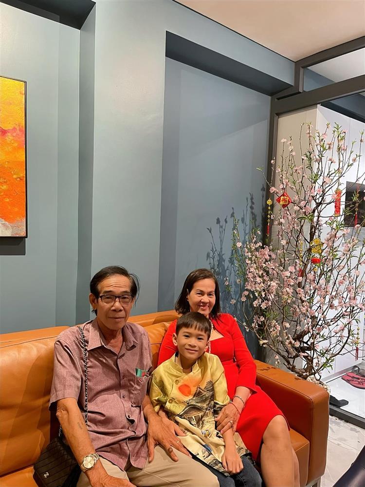 Những ngày về Việt Nam của con trai Ngô Kiến Huy-10