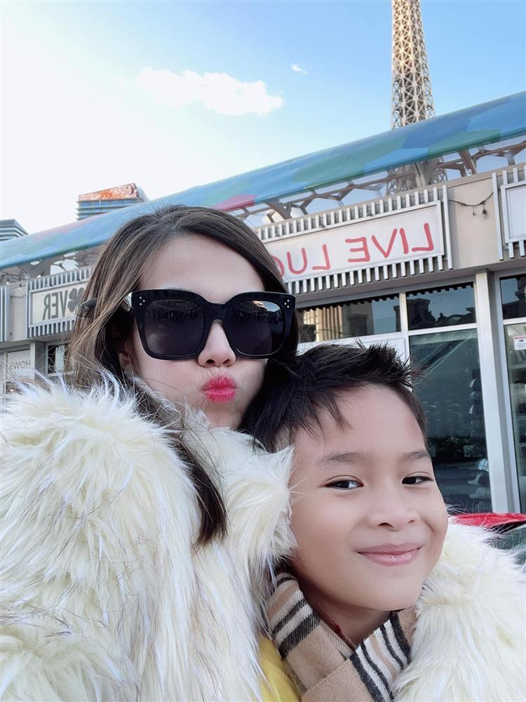 Những ngày về Việt Nam của con trai Ngô Kiến Huy-17