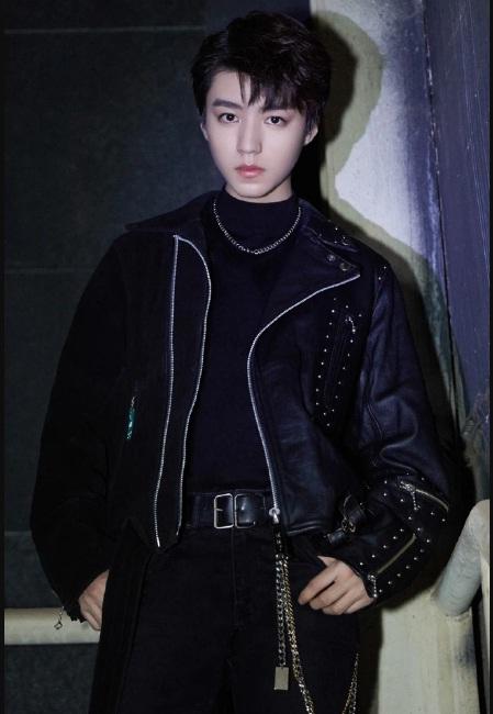 Fan đòi tự tử khi Vương Tuấn Khải và người đại diện liên tục bị nghi có quan hệ mập mờ-3