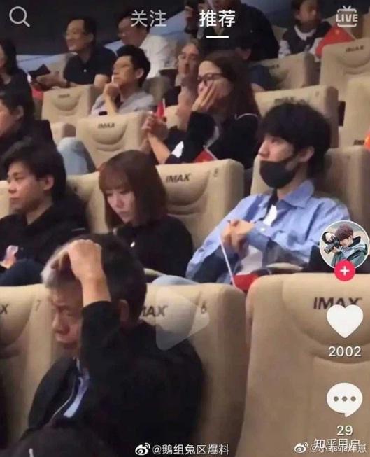 Fan đòi tự tử khi Vương Tuấn Khải và người đại diện liên tục bị nghi có quan hệ mập mờ-5