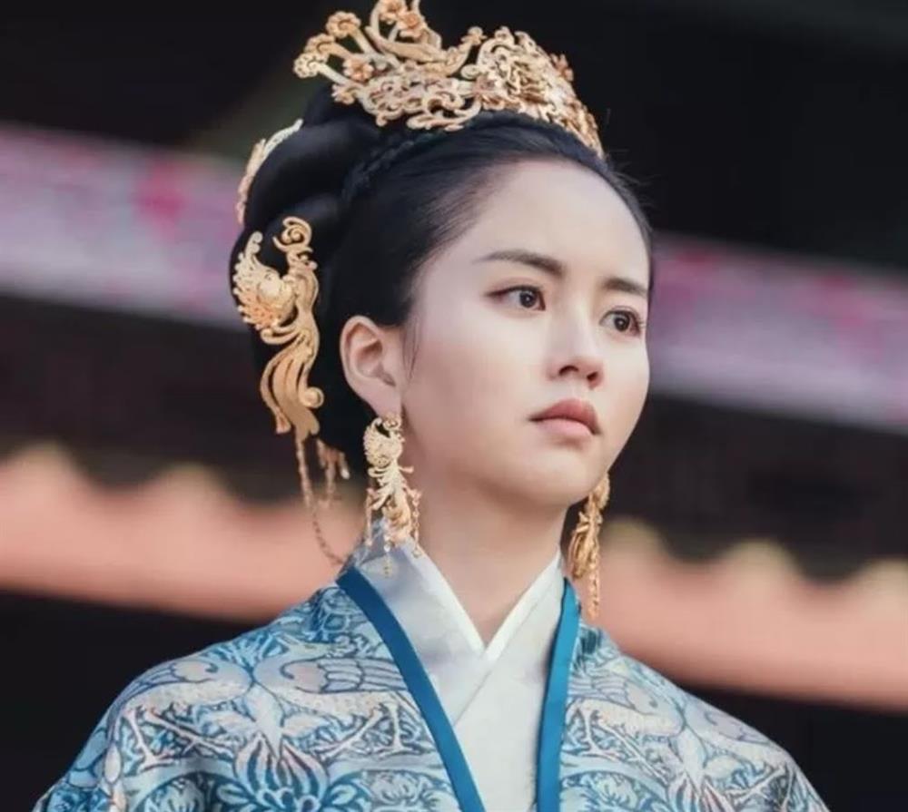 Em gái quốc dân Kim So Hyun bị netizen xứ Trung ném đá vì ăn cắp trắng trợn-4