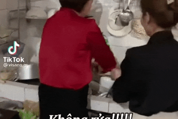 Cô gái than thở gọt bưởi phồng hết cả tay, nhìn thành quả còn bị mắng ngược-4