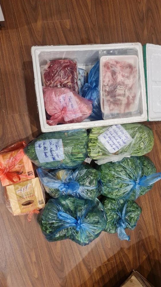 Mang cả thùng đồ ăn lên Hà Nội, cô gái muốn bật khóc với từng tờ giấy hướng dẫn sử dụng-3