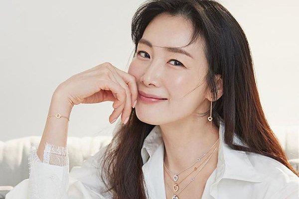 Chồng Choi Ji Woo vướng tin ngoại tình-4